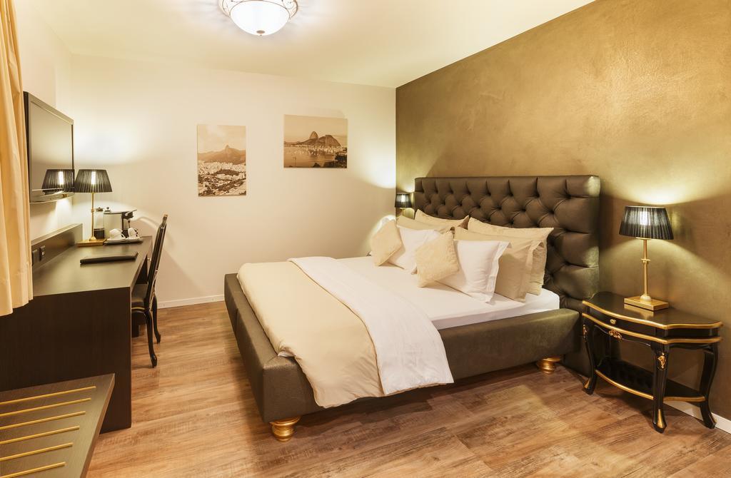 Business Hotel First Фойзисберг Экстерьер фото