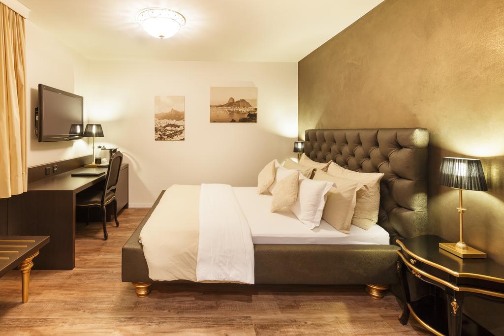 Business Hotel First Фойзисберг Экстерьер фото