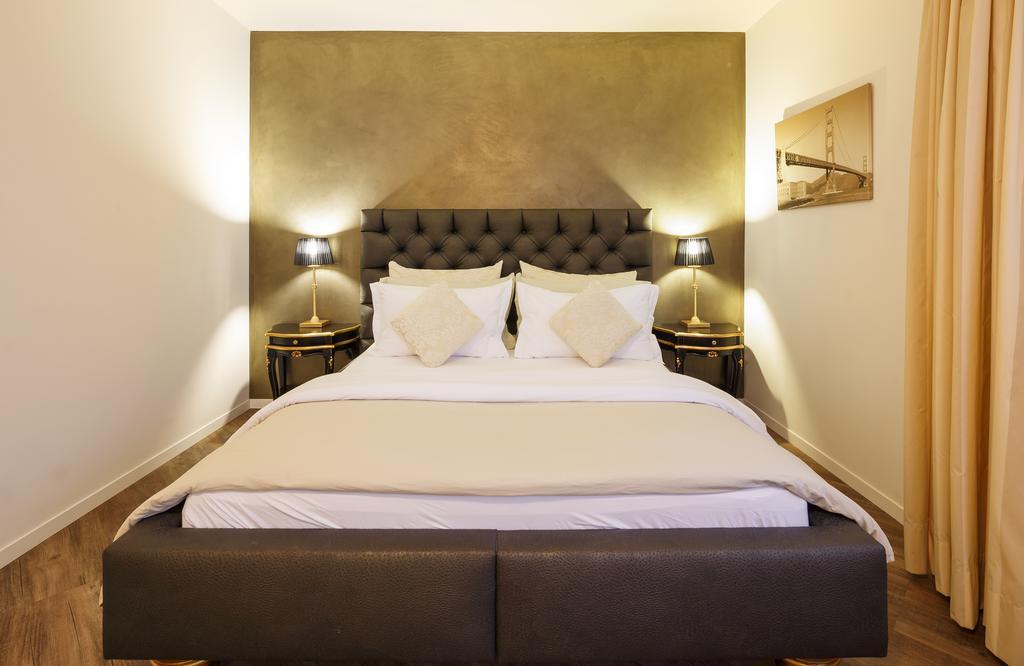 Business Hotel First Фойзисберг Экстерьер фото